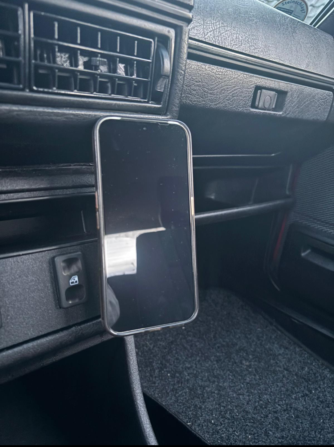 VW Golf 2/Jetta Handyhalterung(Universal)(Wirless laden Magsafe)
